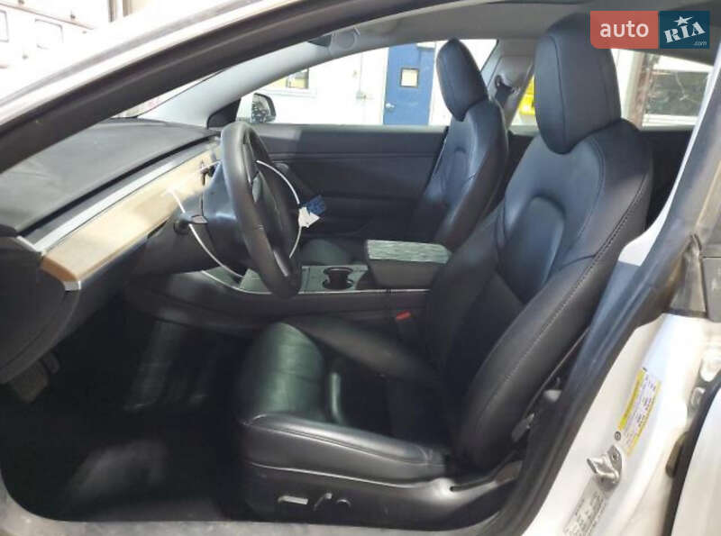 Седан Tesla Model 3 2020 в Киеве фото 7 Седан Tesla Model 3 2020 в Киеве