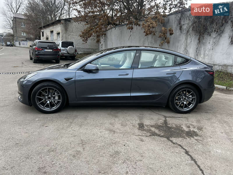 Седан Tesla Model 3 2023 в Дніпрі фото 3 Седан Tesla Model 3 2023 в Дніпрі