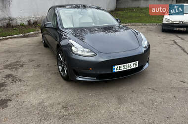 Седан Tesla Model 3 2023 в Дніпрі