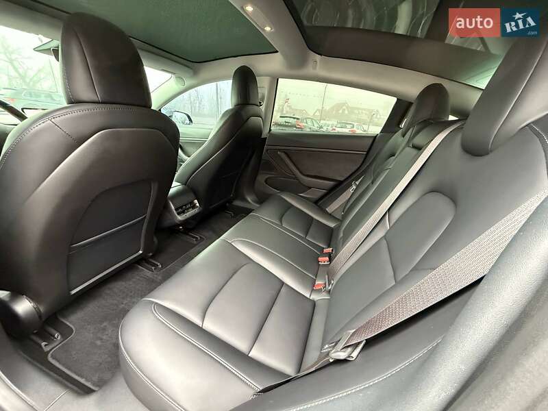 Седан Tesla Model 3 2018 в Коломые