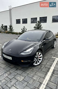Седан Tesla Model 3 2019 в Луцке