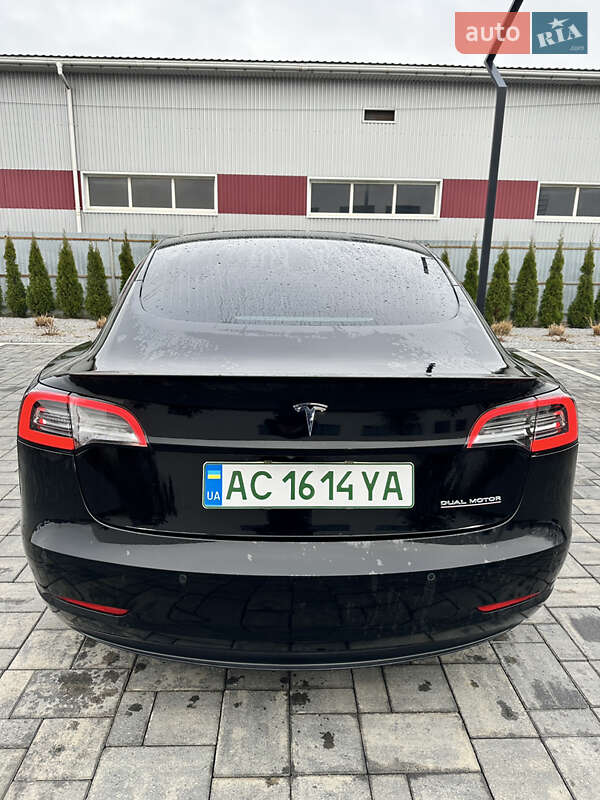 Седан Tesla Model 3 2019 в Луцке