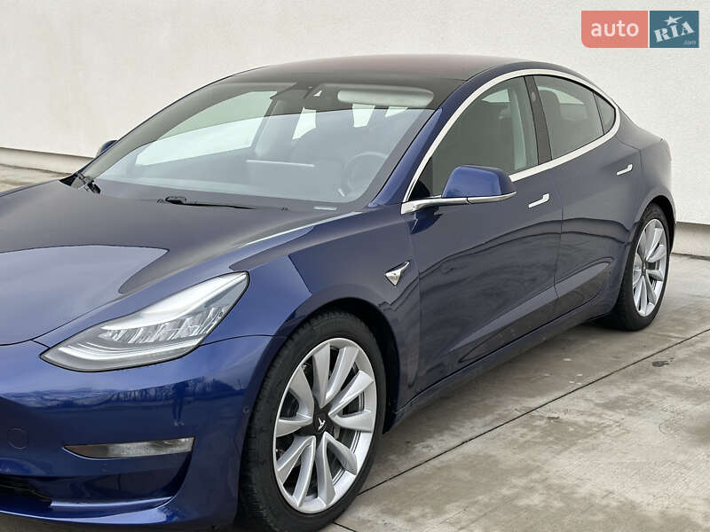 Седан Tesla Model 3 2018 в Луцке