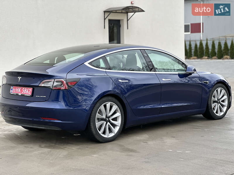 Седан Tesla Model 3 2018 в Луцке