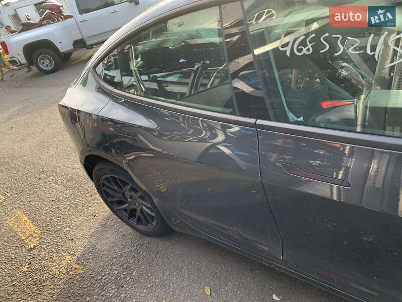 Седан Tesla Model 3 2024 в Хмельницькому