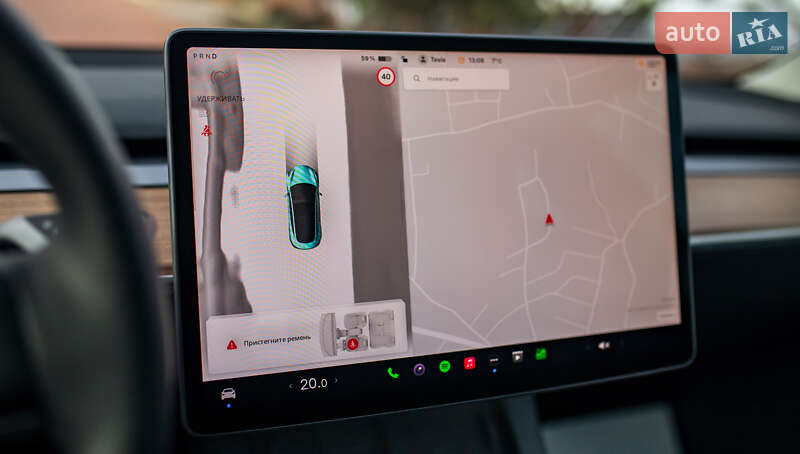 Седан Tesla Model 3 2023 в Чернівцях