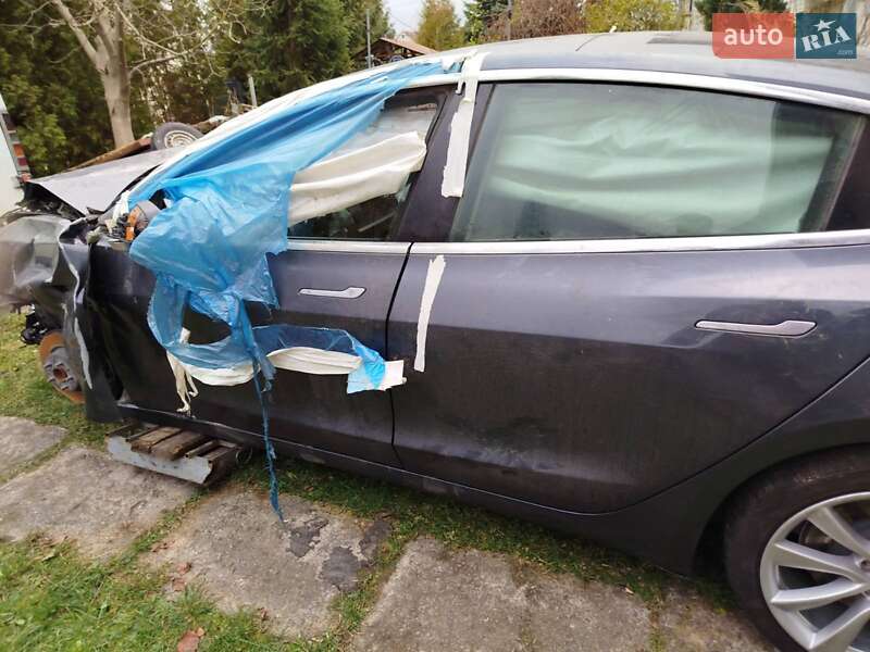 Седан Tesla Model 3 2019 в Львове фото 9 Седан Tesla Model 3 2019 в Львове