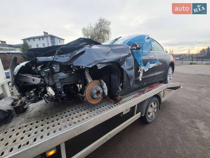 Седан Tesla Model 3 2019 в Львове фото 11 Седан Tesla Model 3 2019 в Львове