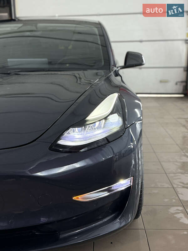 Седан Tesla Model 3 2022 в Києві