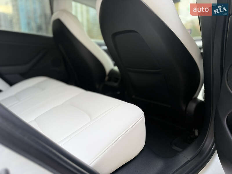 Седан Tesla Model 3 2022 в Одесі