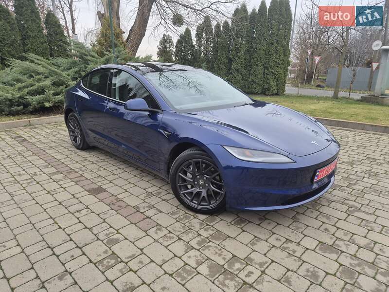 Седан Tesla Model 3 2024 в Києві