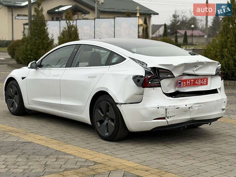 Седан Tesla Model 3 2020 в Львове