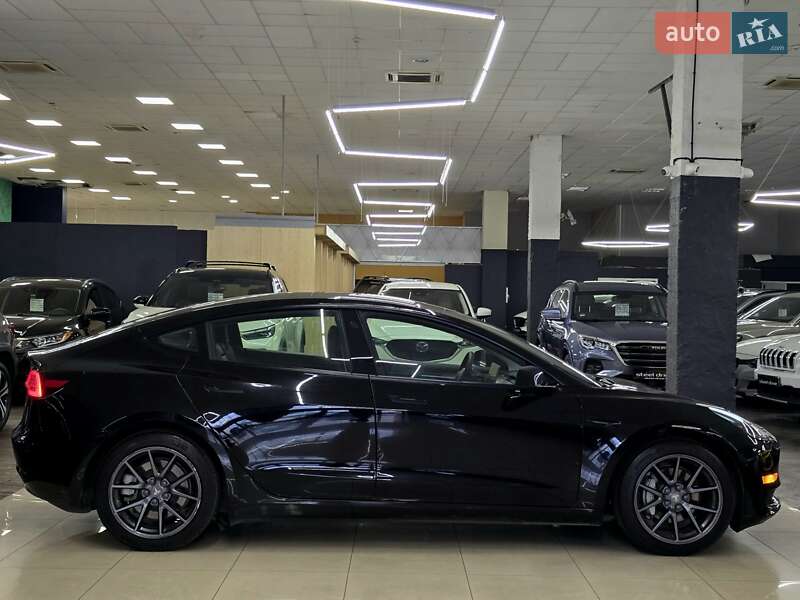 Седан Tesla Model 3 2021 в Миколаєві