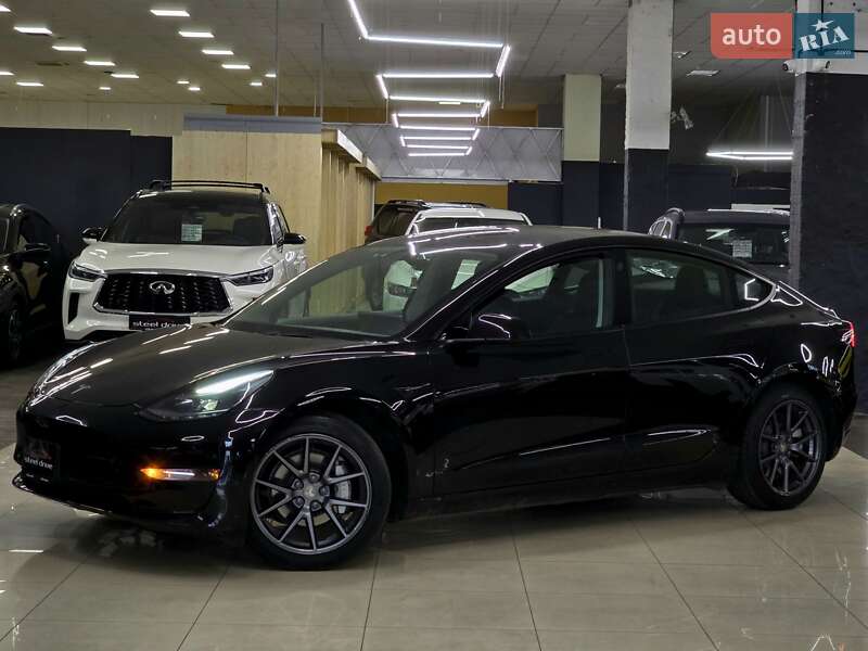 Седан Tesla Model 3 2021 в Миколаєві