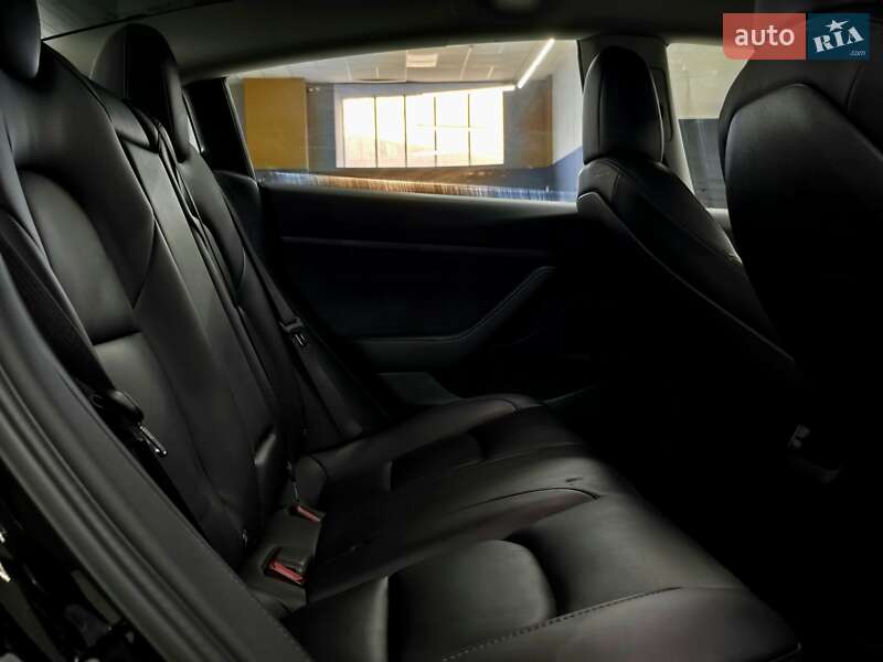 Седан Tesla Model 3 2021 в Миколаєві