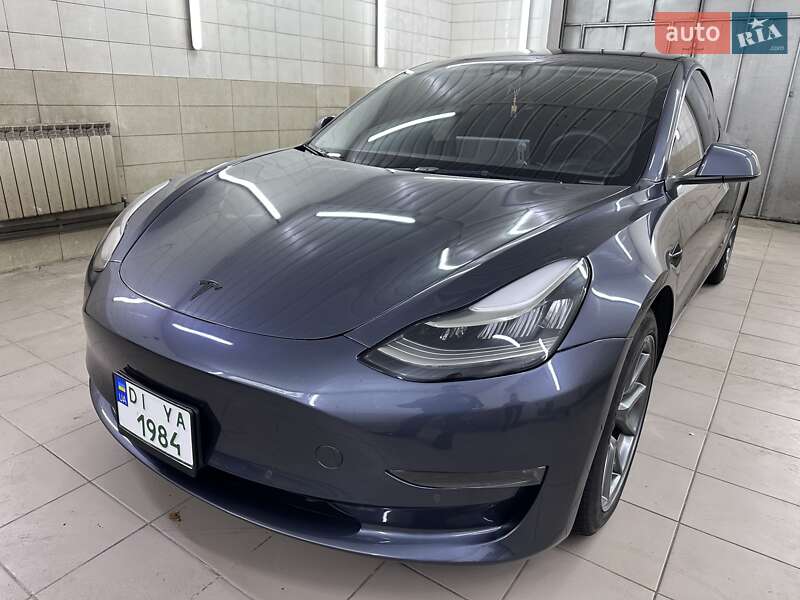 Седан Tesla Model 3 2022 в Сумах