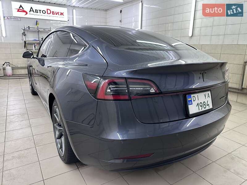 Седан Tesla Model 3 2022 в Сумах