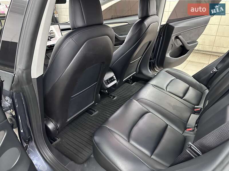 Седан Tesla Model 3 2022 в Сумах