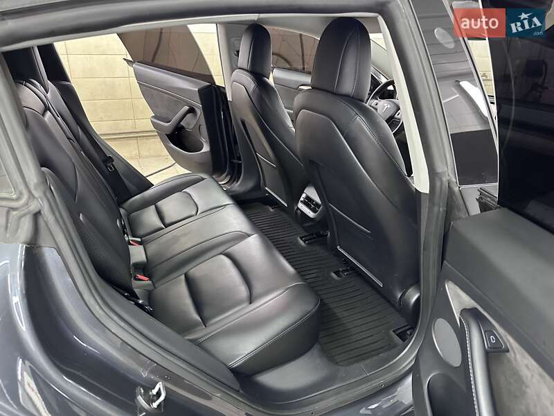 Седан Tesla Model 3 2022 в Сумах