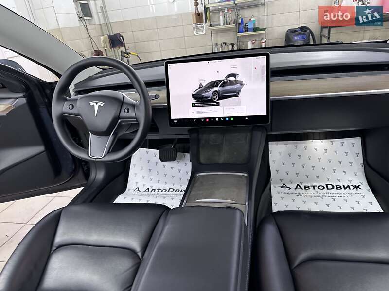 Седан Tesla Model 3 2022 в Сумах
