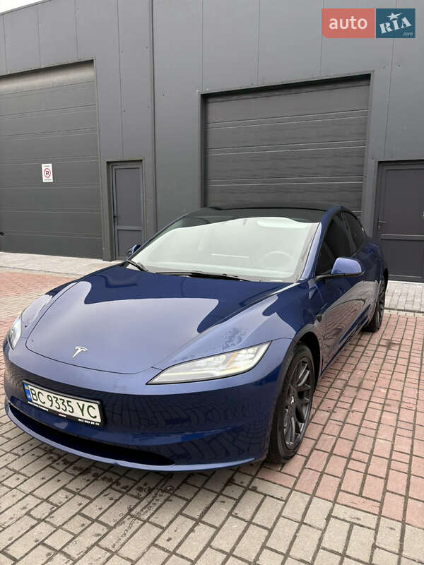 Седан Tesla Model 3 2024 в Львове