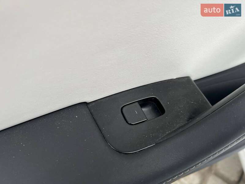 Седан Tesla Model 3 2019 в Львові фото 31 Седан Tesla Model 3 2019 в Львові