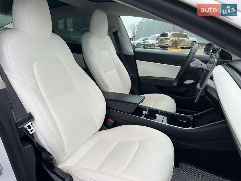 Седан Tesla Model 3 2019 в Львові фото 38 Седан Tesla Model 3 2019 в Львові