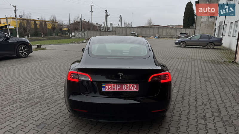 Седан Tesla Model 3 2023 в Луцке