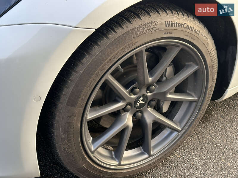 Седан Tesla Model 3 2022 в Чернигове фото 13 Седан Tesla Model 3 2022 в Чернигове