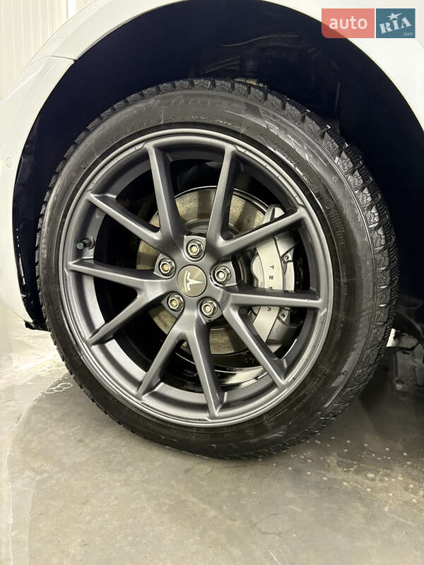 Седан Tesla Model 3 2021 в Лановцах фото 60 Седан Tesla Model 3 2021 в Лановцах
