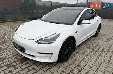 Седан Tesla Model 3 2022 в Хусті
