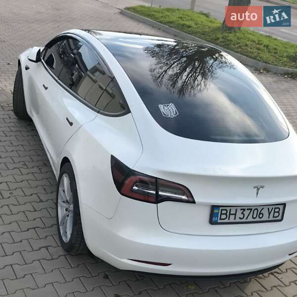 Седан Tesla Model 3 2021 в Одессе