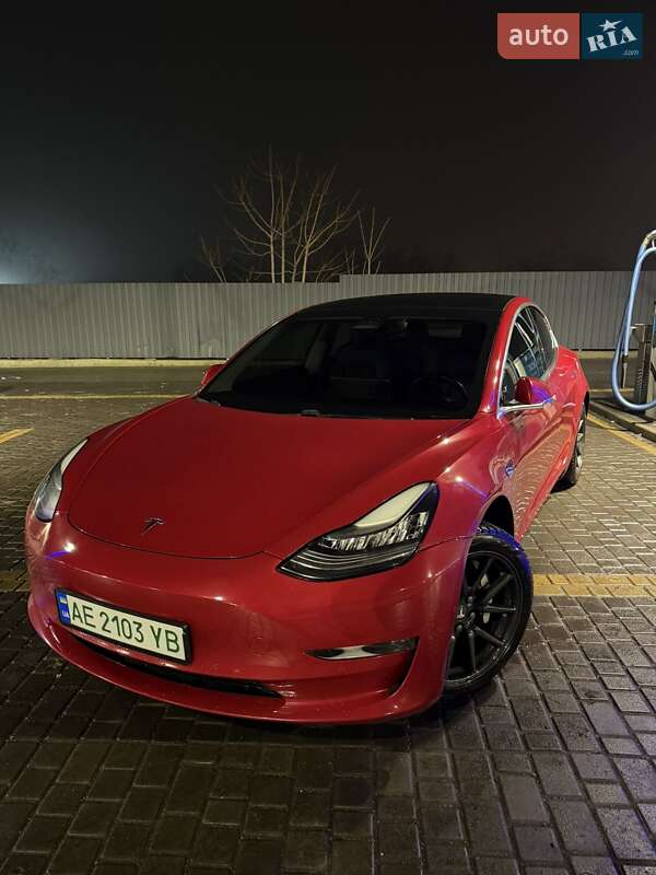 Седан Tesla Model 3 2018 в Днепре