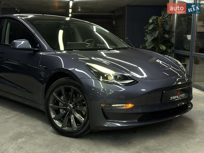 Седан Tesla Model 3 2023 в Одессе