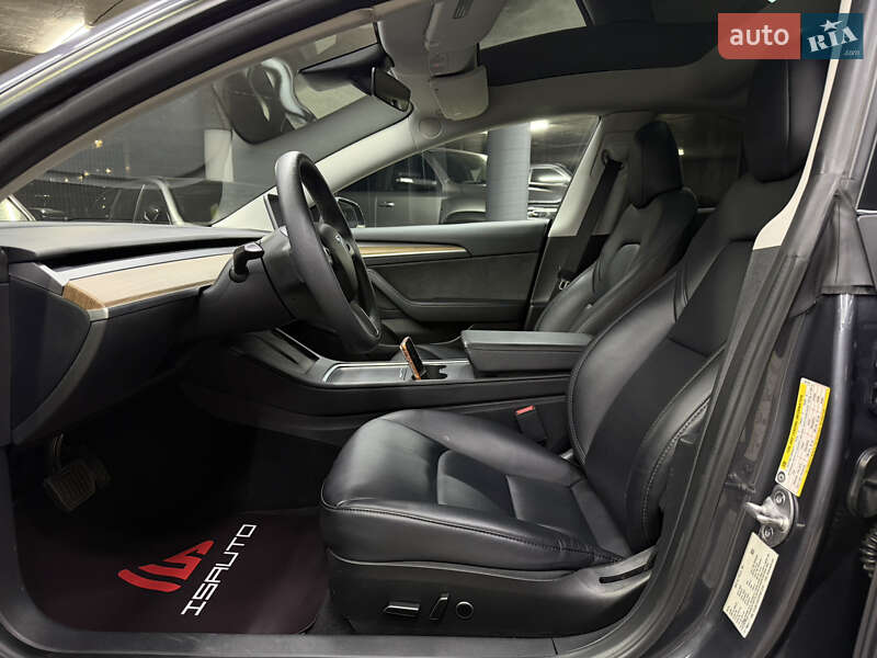 Седан Tesla Model 3 2023 в Одессе