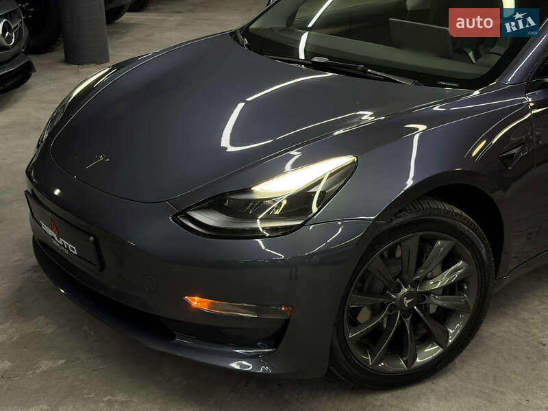 Седан Tesla Model 3 2023 в Одессе