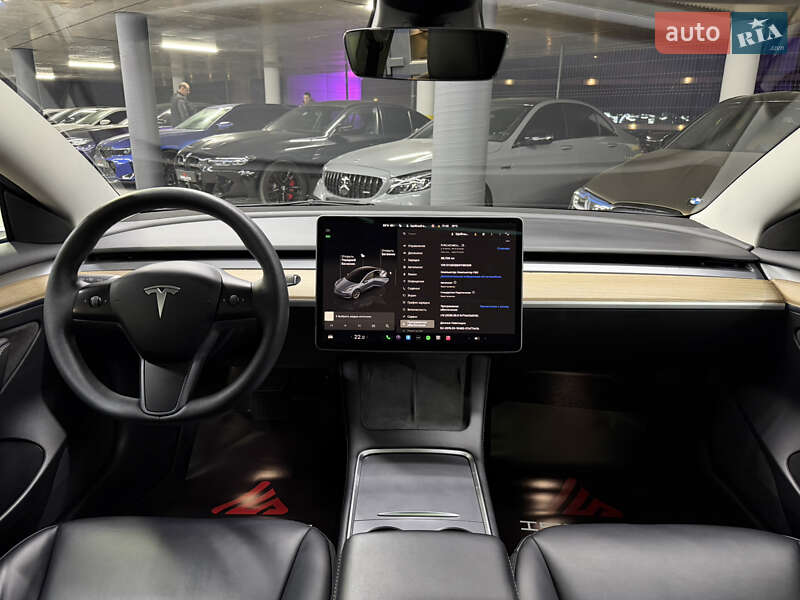 Седан Tesla Model 3 2023 в Одессе