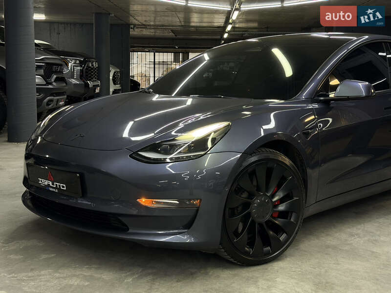 Седан Tesla Model 3 2021 в Одессе