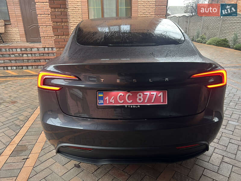 Седан Tesla Model 3 2024 в Полтаве
