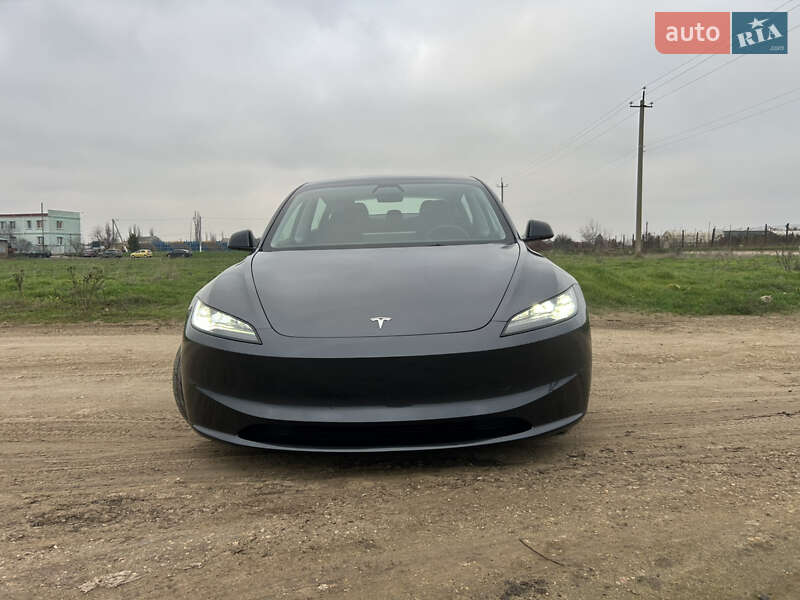 Седан Tesla Model 3 2024 в Одесі