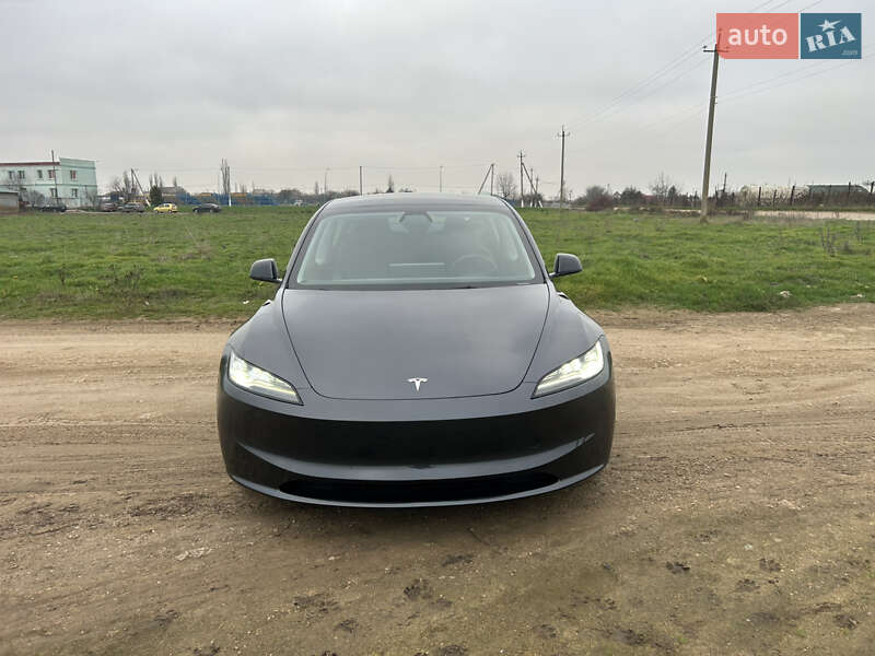 Седан Tesla Model 3 2024 в Одесі