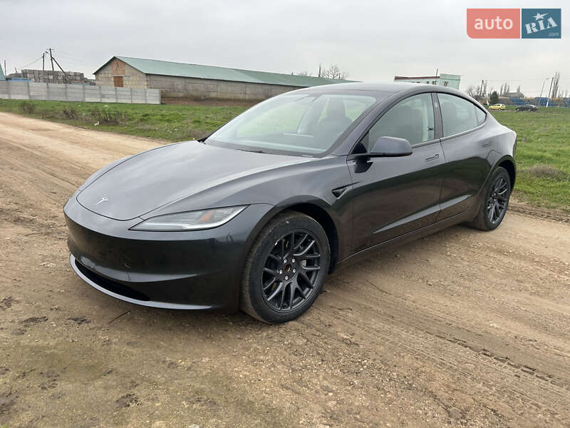 Седан Tesla Model 3 2024 в Одесі
