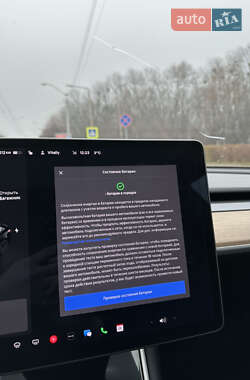 Седан Tesla Model 3 2019 в Львове