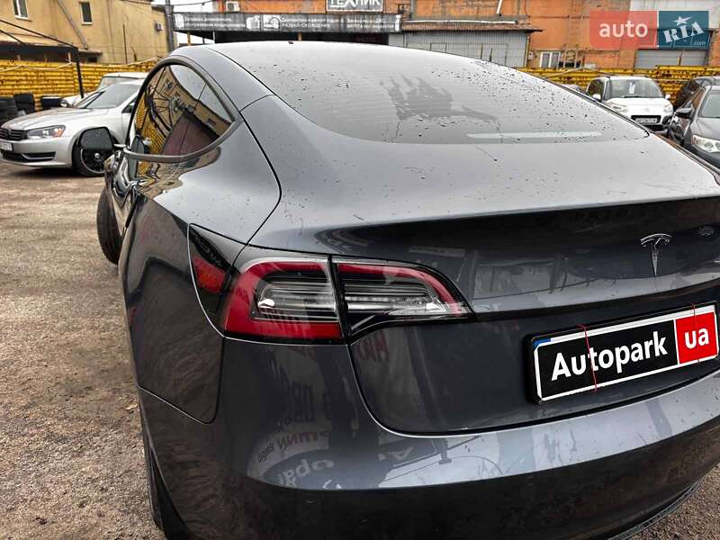 Седан Tesla Model 3 2022 в Запорожье