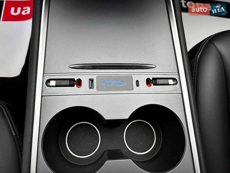 Седан Tesla Model 3 2022 в Запорожье