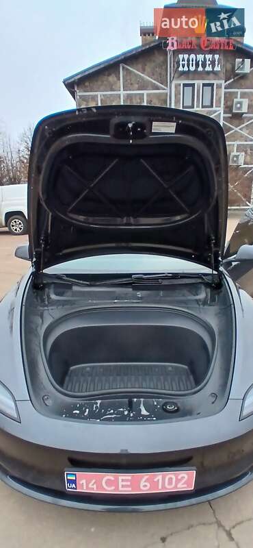 Седан Tesla Model 3 2024 в Ивано-Франковске