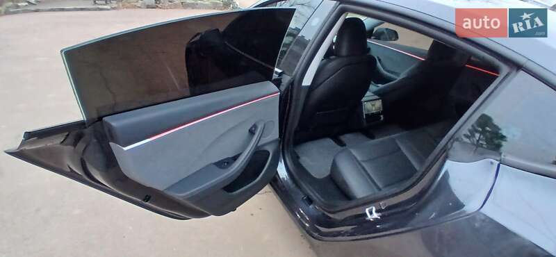 Седан Tesla Model 3 2024 в Ивано-Франковске