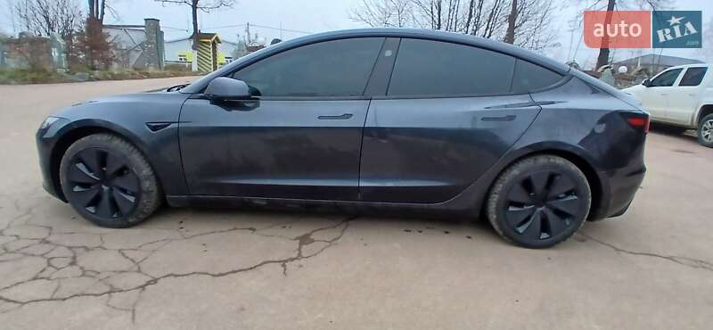 Седан Tesla Model 3 2024 в Ивано-Франковске