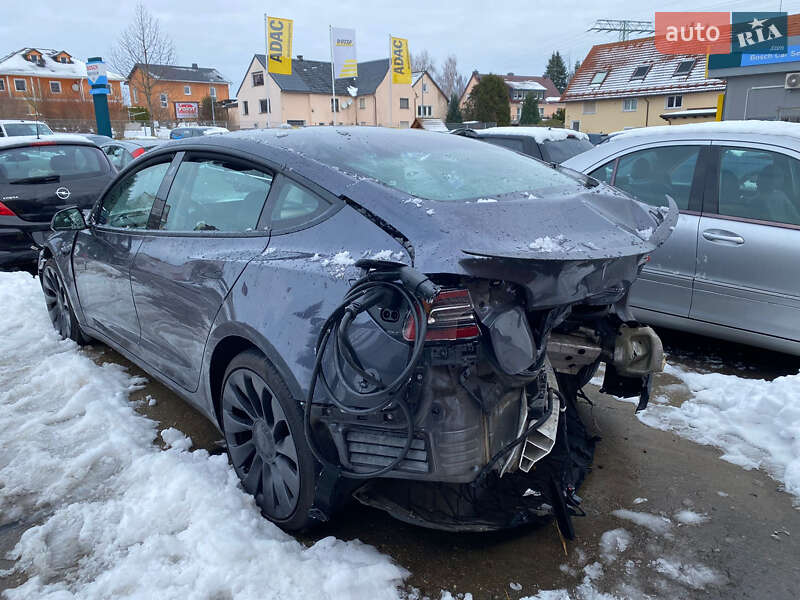 Седан Tesla Model 3 2021 в Киеве