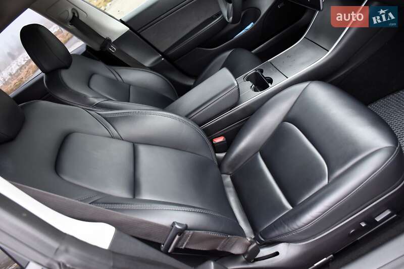 Седан Tesla Model 3 2018 в Дрогобичі фото 32 Седан Tesla Model 3 2018 в Дрогобичі